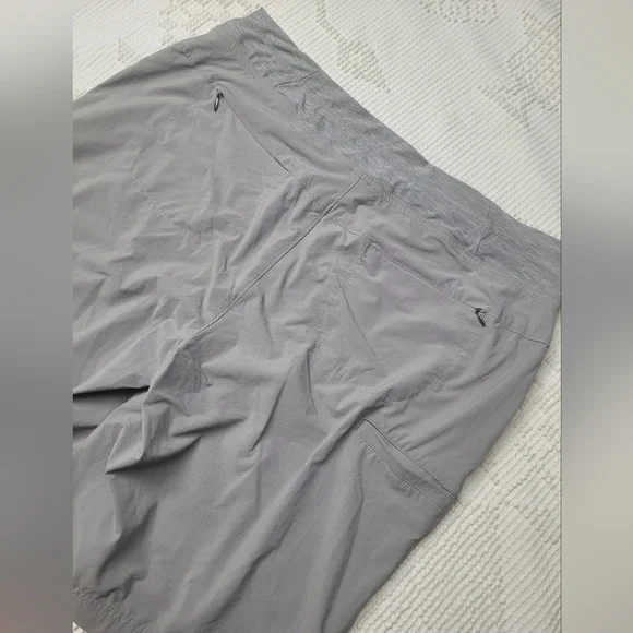 Duluth Trading Co Gray Women's Shorts - Picture 5 of 7